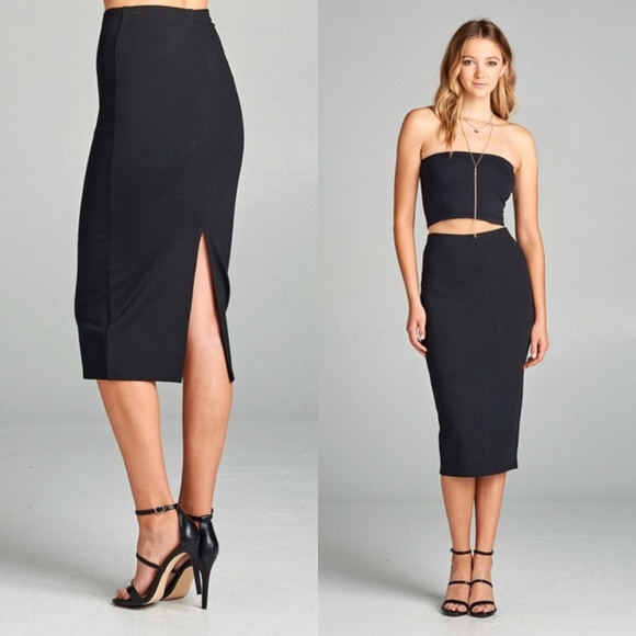 Dresses & Skirts - 🖤✨MIDI BLACK PENCIL SKIRT WITH SLIT ✨🖤
